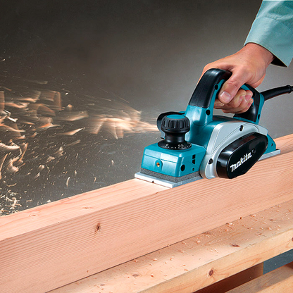 Plaina 620 W, 127-220 V~ MAKITA